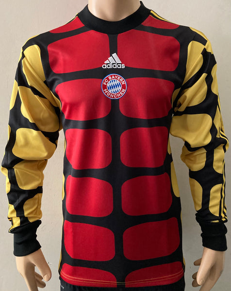 2022 FC Bayern Munich Icon Goalkeeper Shirt BNWT Size S Loose Fit