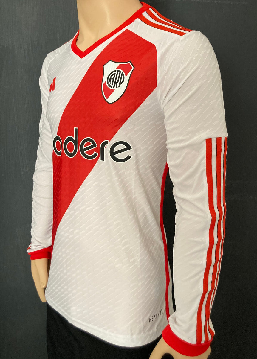 Nueva indumentaria store de river 2020