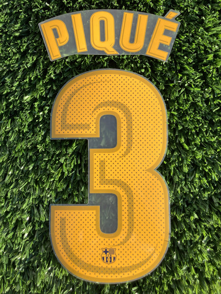 2017-2018 Piqué 3 FC Barcelona Home Name set and Number Player Issue Avery Dennison