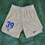 Short Barcelona 2022-23 Away
39 Estanis Pedrola Liga
(L) P. Issue Kitroom