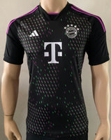 2023-2024 Bayern Munich Away Shirt Minjae BNWT Size XL Kids