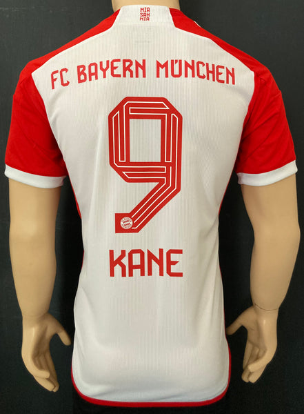 2023-2024 Bayern Munich Home Shirt Kane BNWT Size M