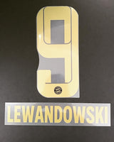 Set nombre y número Lewandowski 9 Bayern Múnich 2021-22 visita away versión jugador player issue