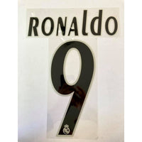 Name set Número “Ronaldo 9” Real Madrid 2005-06, época de los galácticos Para la camiseta de local/for Home kit Chris Kay