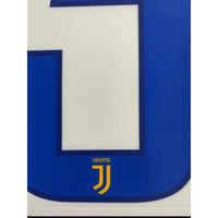 Name set Número “Bernardeschi 33”  Juventus 2017-18  Para la camiseta de visita/for away kit Dekographics
