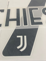 Nombre y número Juventus 22-23 Local Federico Chiesa Serie A Player issue Name set Home kit